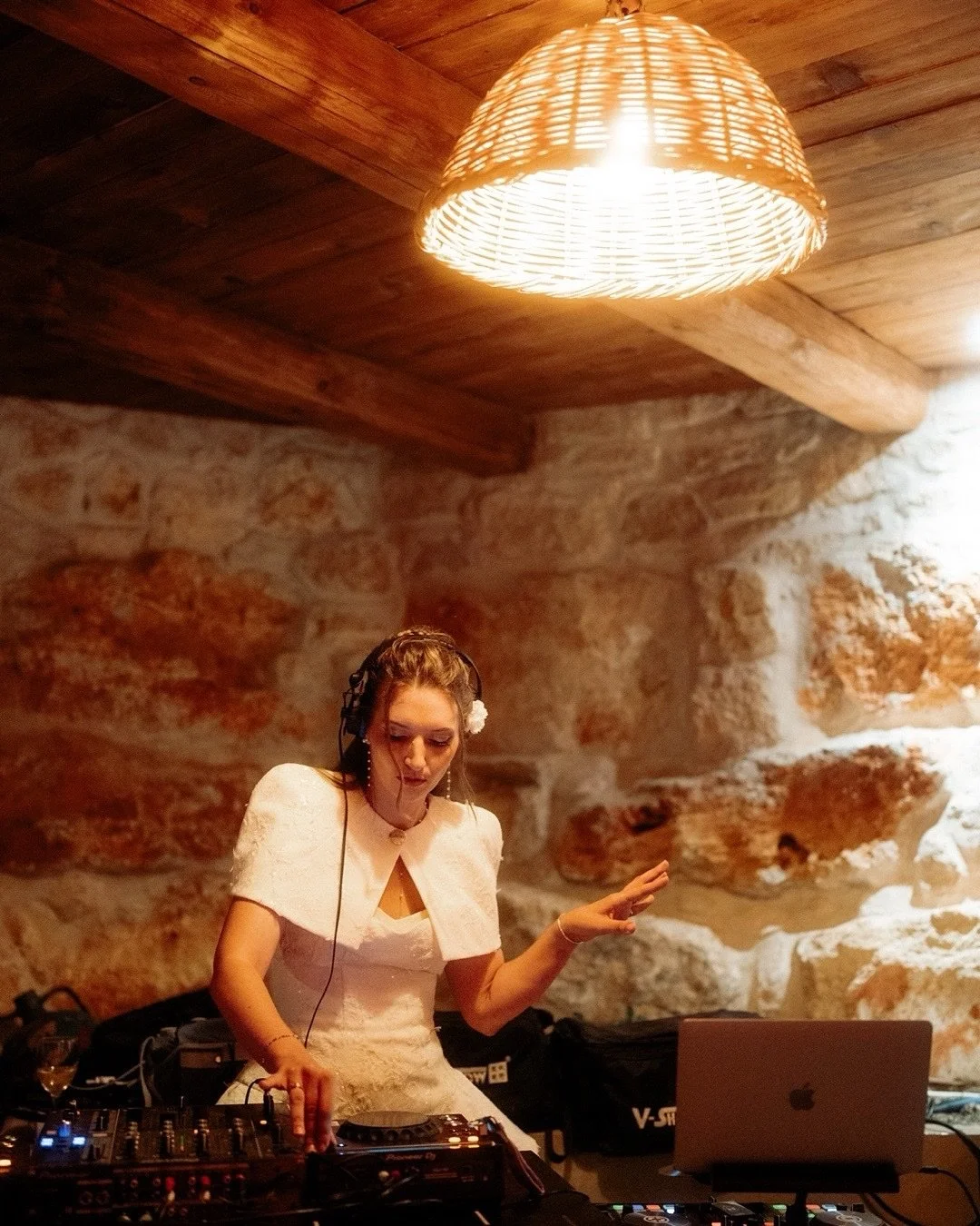 G&amp;P Wedding in Greece when the bride is the DJ ❤️
 #sonyalpha #sonycreator #Alpha7IV #gmaster #sonygm #sony50mm12gm  #sony35mm14GM #sony2470GMII #sonywedding #сватбенфотограф #сватбениснимки #сватбенафотосесия #сватбенафотография #weddingphotogra