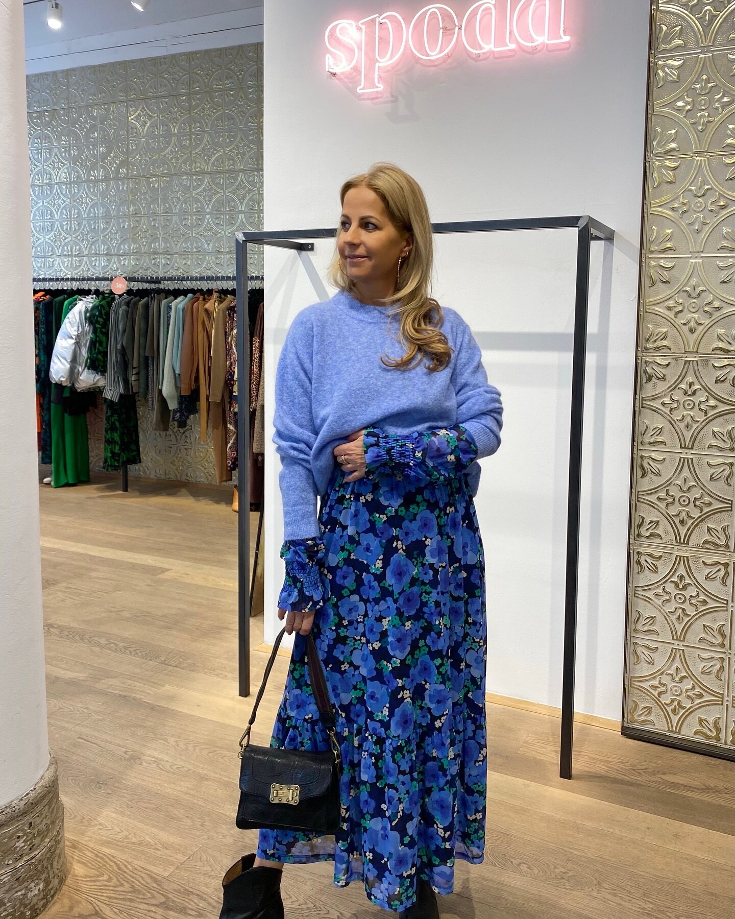 Our favourite combination - dress &amp; pullover 💙

Meet new spring season with floral prints! The outfit is available on our website and in store. 

#viennafashion #wien #vienna #viennanow #fashionwomen #fashionstyle #womenfashion #floralprint #spr