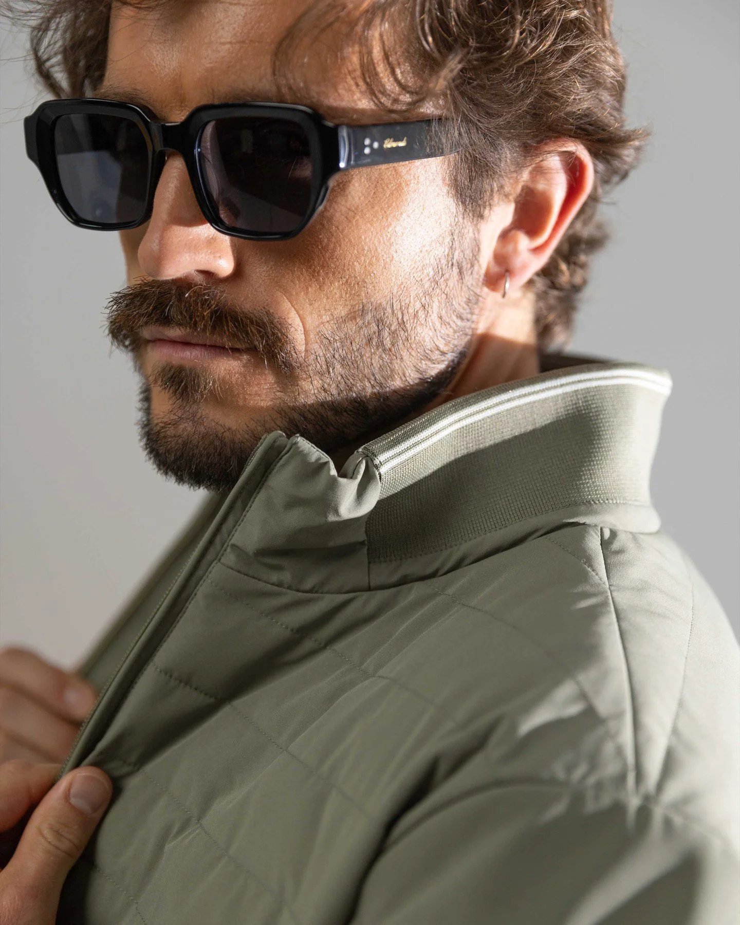 Designed to sit naturally on the body, with a silhouette that balances structure and comfort. Nothing feels forced, nothing feels overdesigned. Just a jacket that works with you, from the moment you put it on.

#agiato #agiatoclub #menswear #italians
