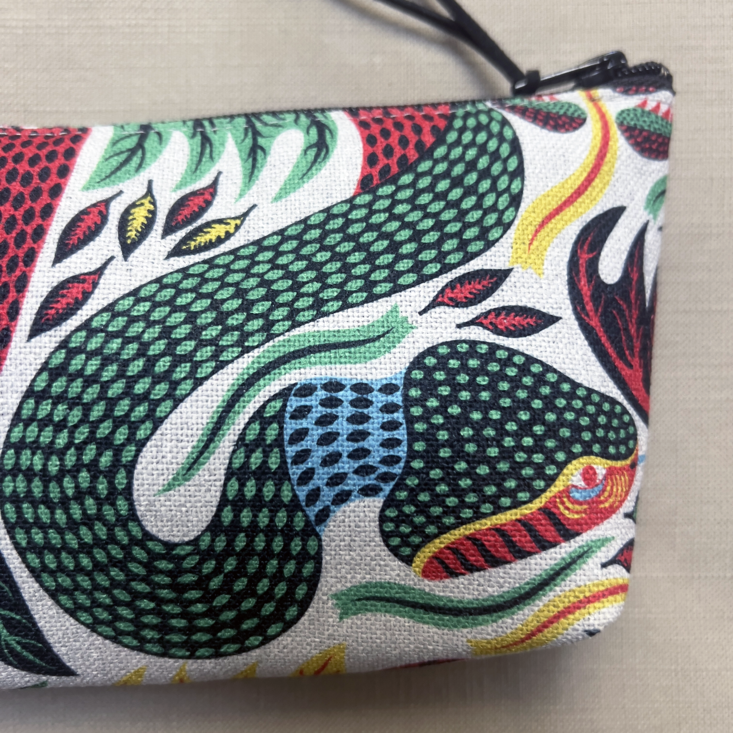 EricaZeledon_snakebag02.png