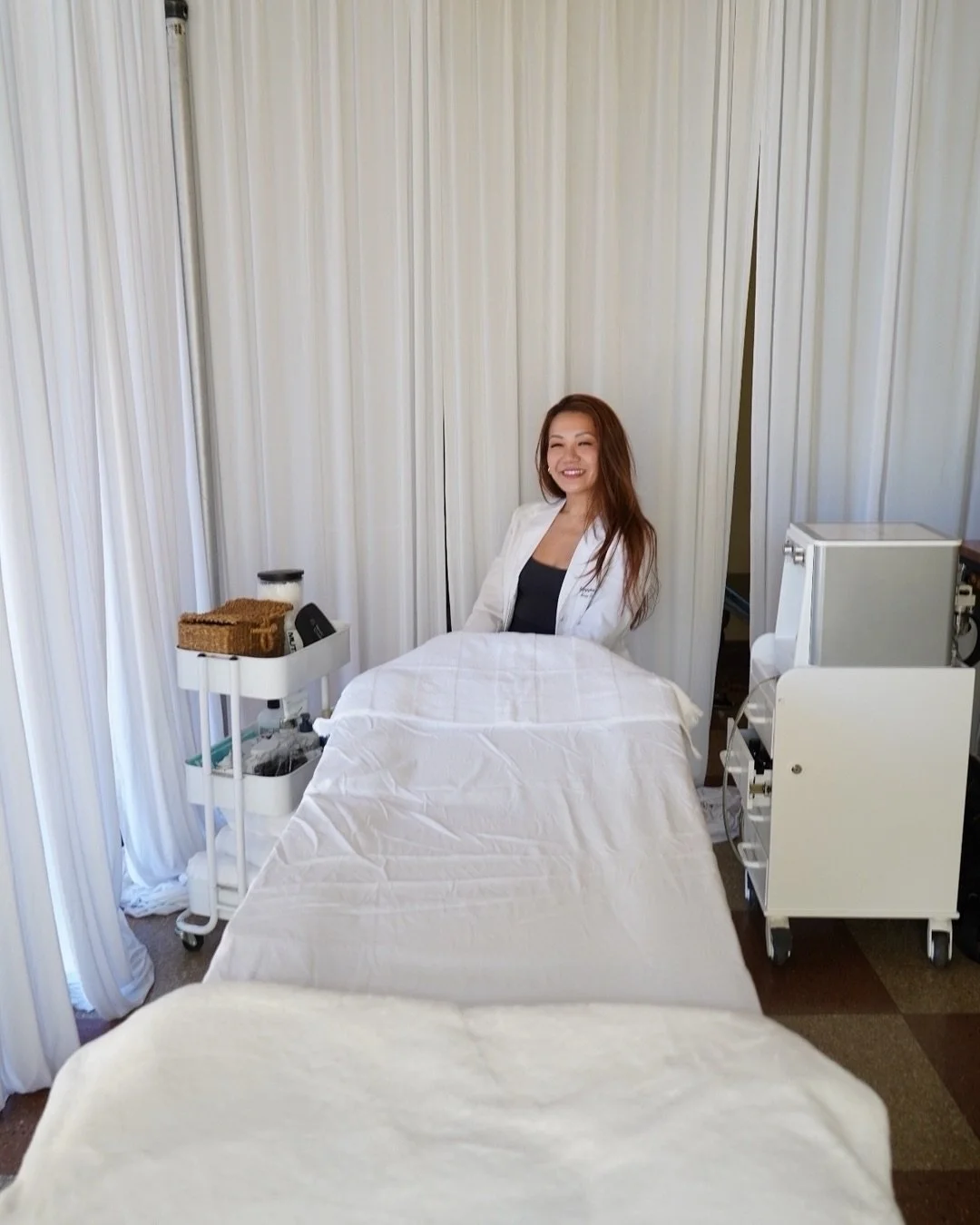 A major &ldquo;pinch me&rdquo; moment we&rsquo;re still not over! ✨💎
⠀⠀⠀⠀⠀⠀⠀⠀⠀
Throwing it back to when we were invited by @poosh to bring the glow to their exclusive event. We spent the day performing our signature DiamondGlow Facials for an incred