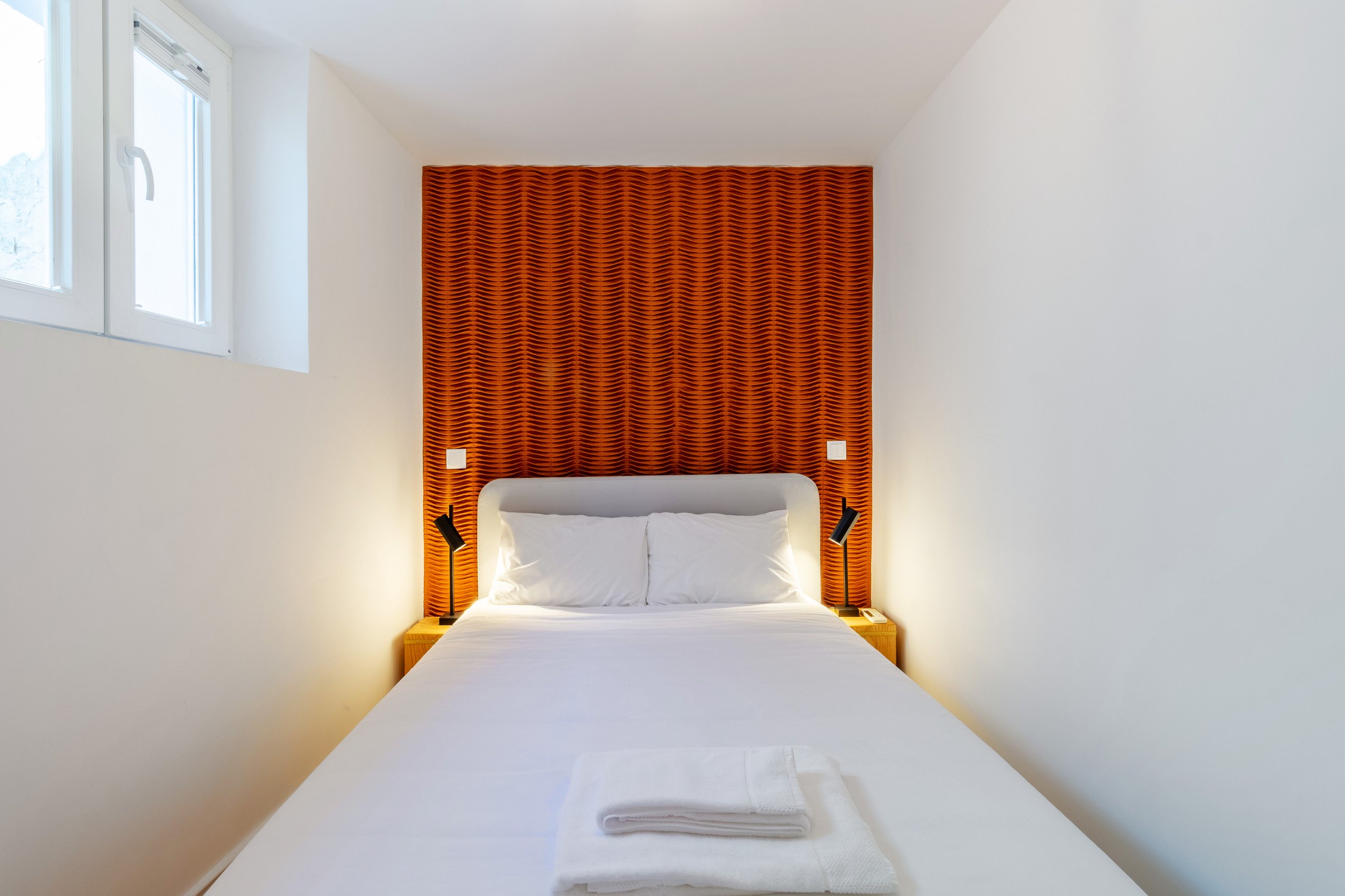 21 Bedroom 2.jpg