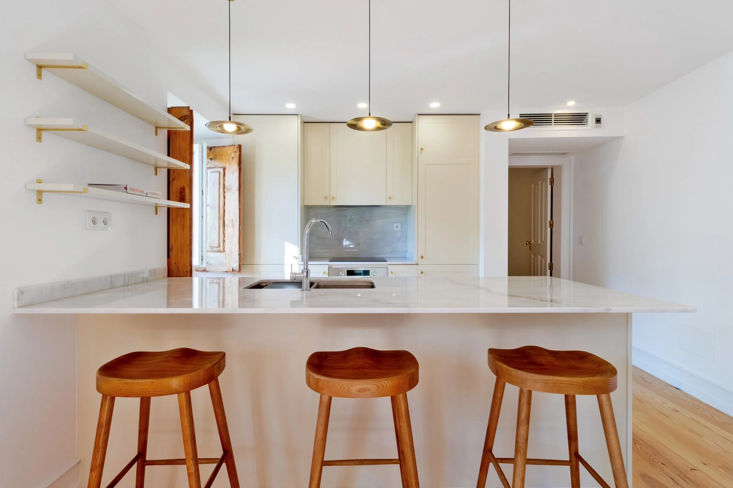 10 Kitchen.jpg