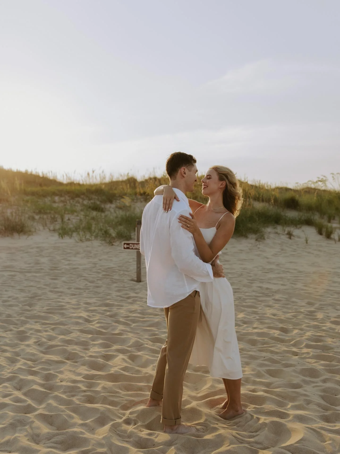 wedding weekend for Ruthie and Austin means reliving all the summer beach vibes 🙂&zwj;↕️🏖️

love these two and so blessed to capture this weekend <3