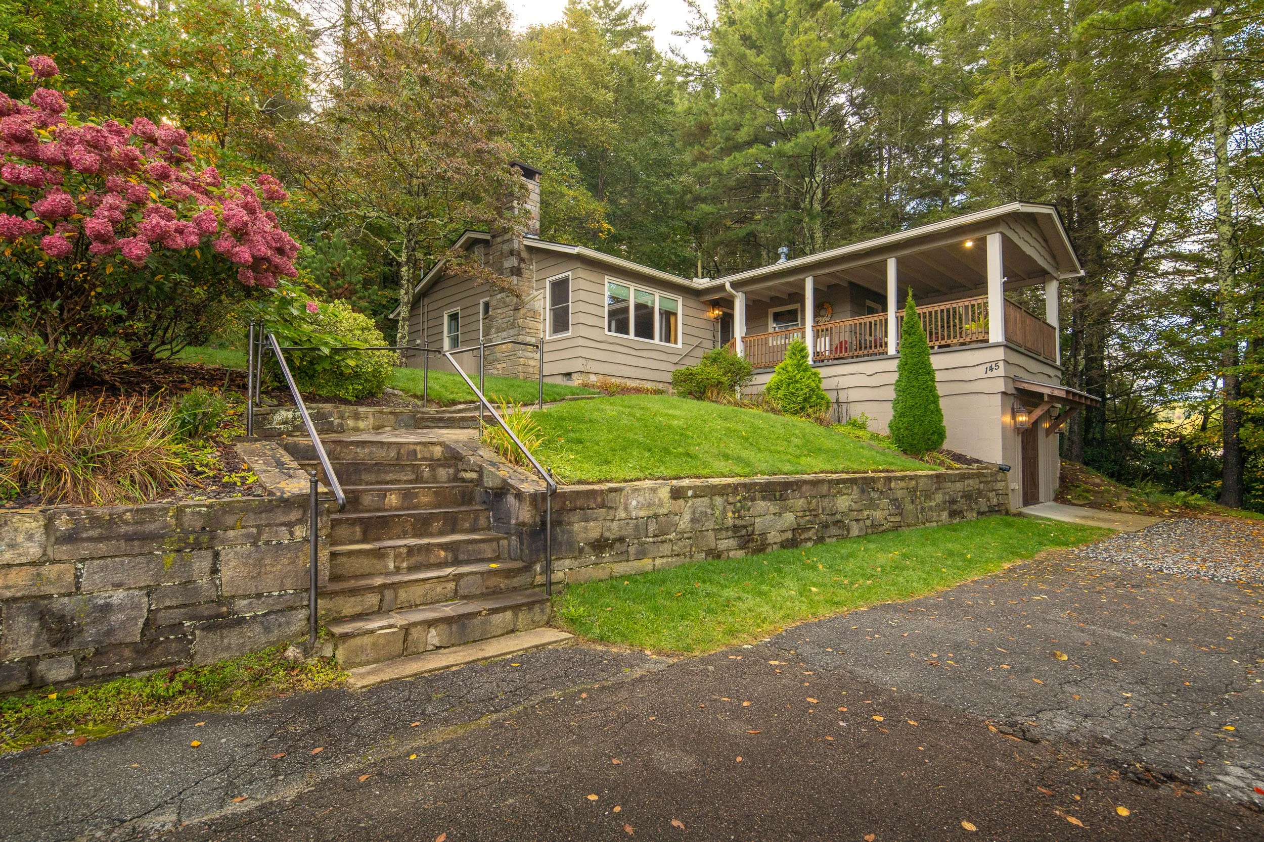 RBV-145 Maple Rd (Airbnb)-12.jpg