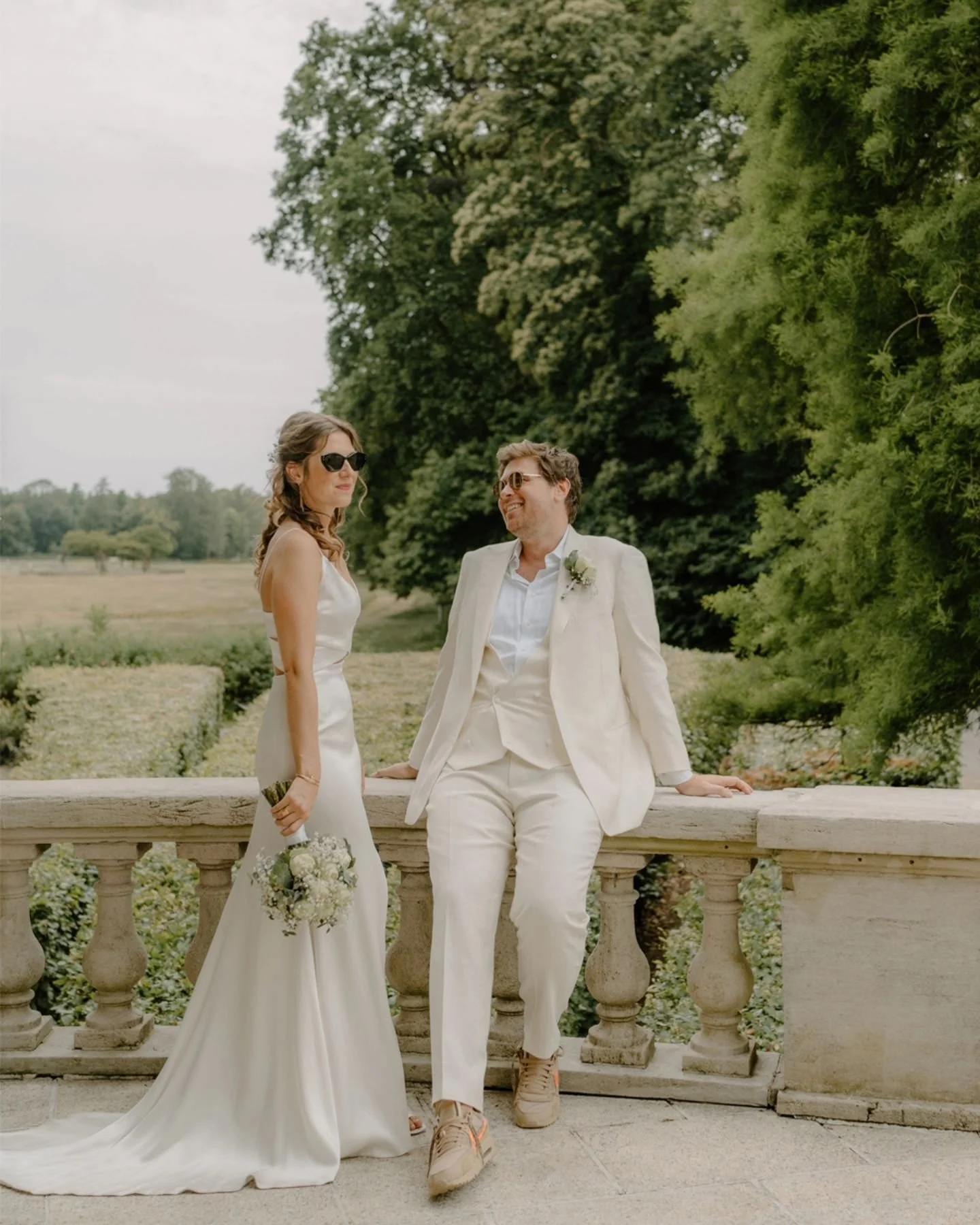 ✅ &quot;DAN HOREN JULLIE HET EENS VAN IEMAND ANDERS&quot; - Naomi &amp; Pierre

In de goede oude tijd, wanneer het in Belgi&euml; nog mooi weer was, traden Naomi &amp; Pierre in de voetsporen van niemand minder dan Jean-Marie Pfaff! Ze trouwden in he