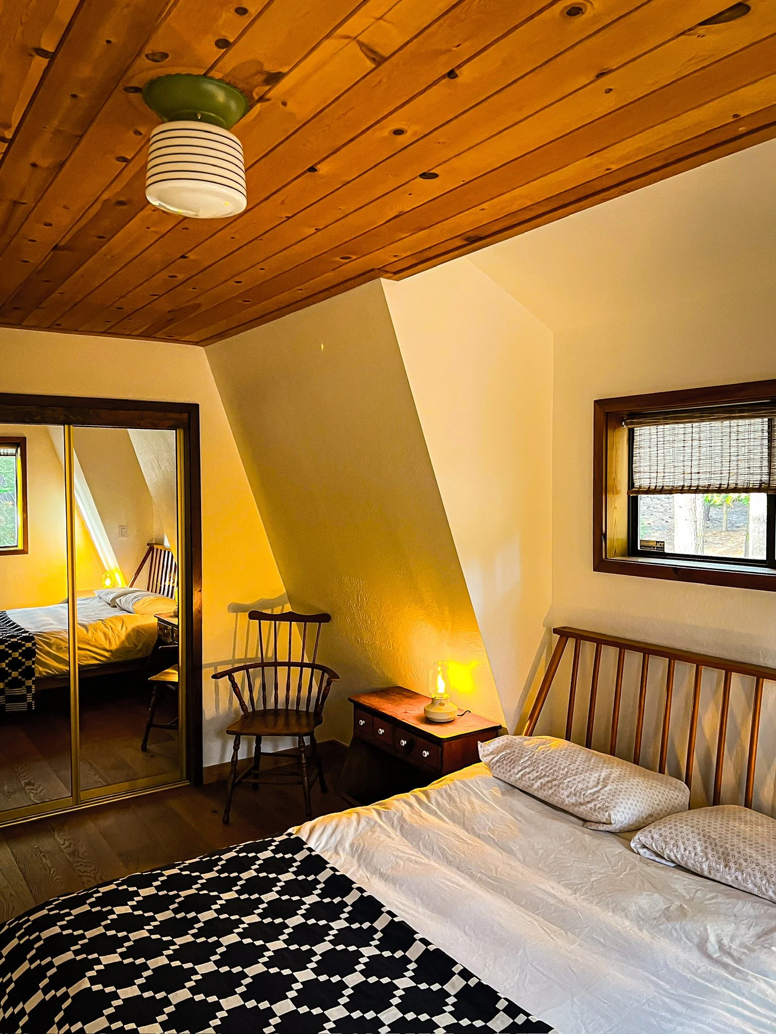 Queen bedroom upstairs