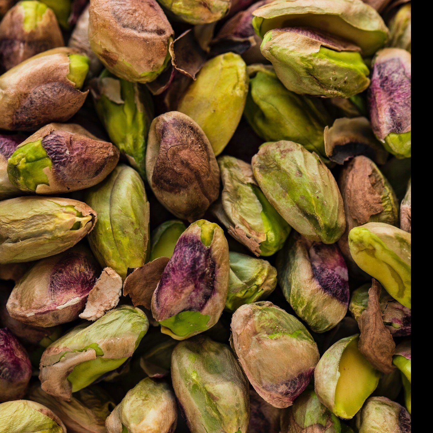 Want a quick and easy way to elevate your roasted veggies or grains? Try my Pistachio Cream! One dollop, and you'll be swooning!⁠
⁠
Recipe is linked in my bio 👆️