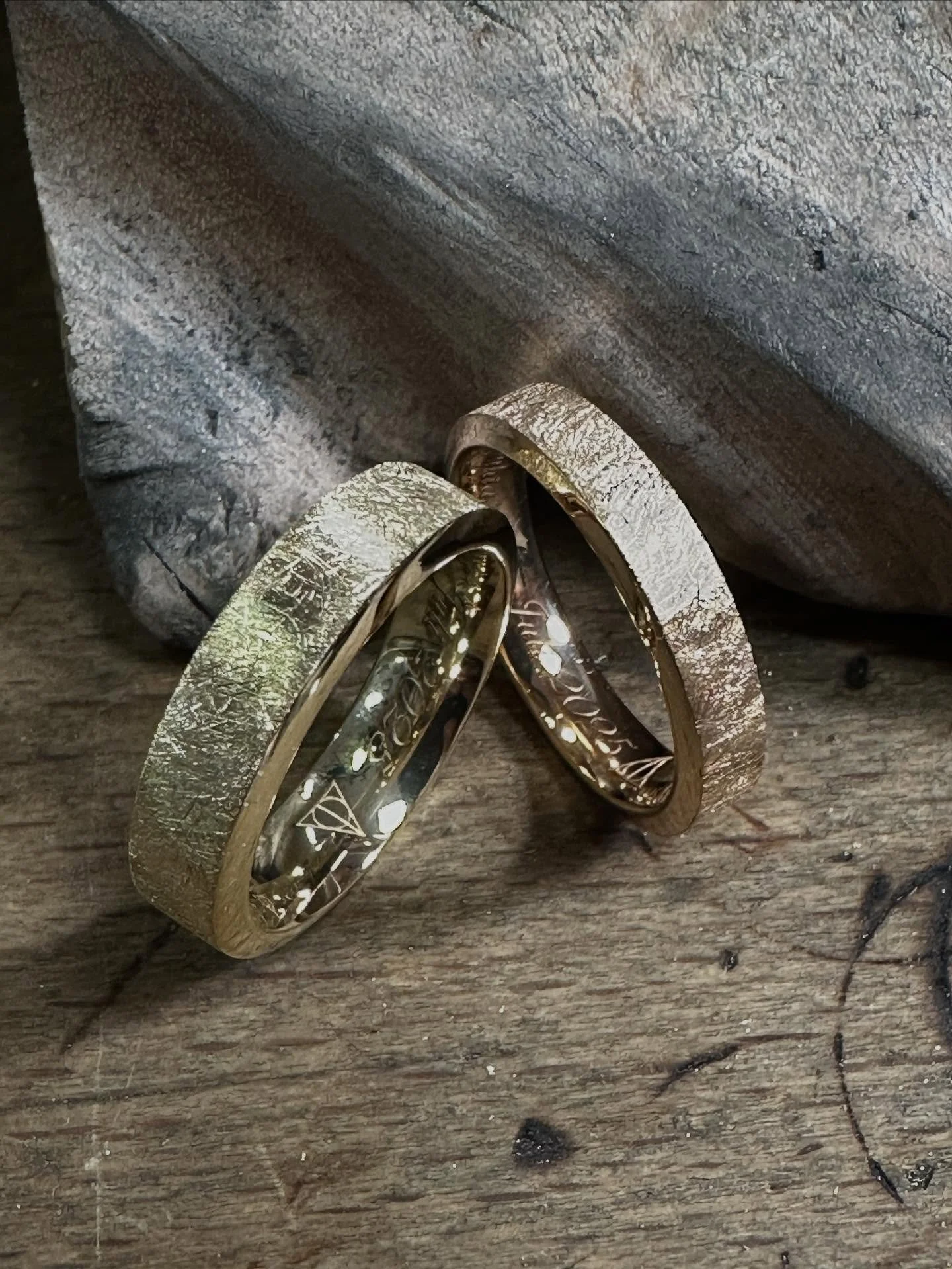 #goldschmiede #trauringe  #schmuck #handwerk #individuell #design #essen #ruhrgebiet #ring #verlobungsring #Handarbeit #heirat  #kette #Ohrring 
#Armreif #Werkstatt #goldschmiedewerkstatt #gold #silber #Platin #Palladium #rosegold #rotgold #wei&szlig