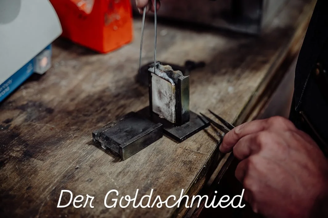 #goldschmiede #trauringe  #schmuck #handwerk #individuell #design #essen #ruhrgebiet #ring #verlobungsring #Handarbeit #heirat  #kette #Ohrring 
#Armreif #Werkstatt #goldschmiedewerkstatt #gold #silber #Platin #Palladium #rosegold #rotgold #wei&szlig