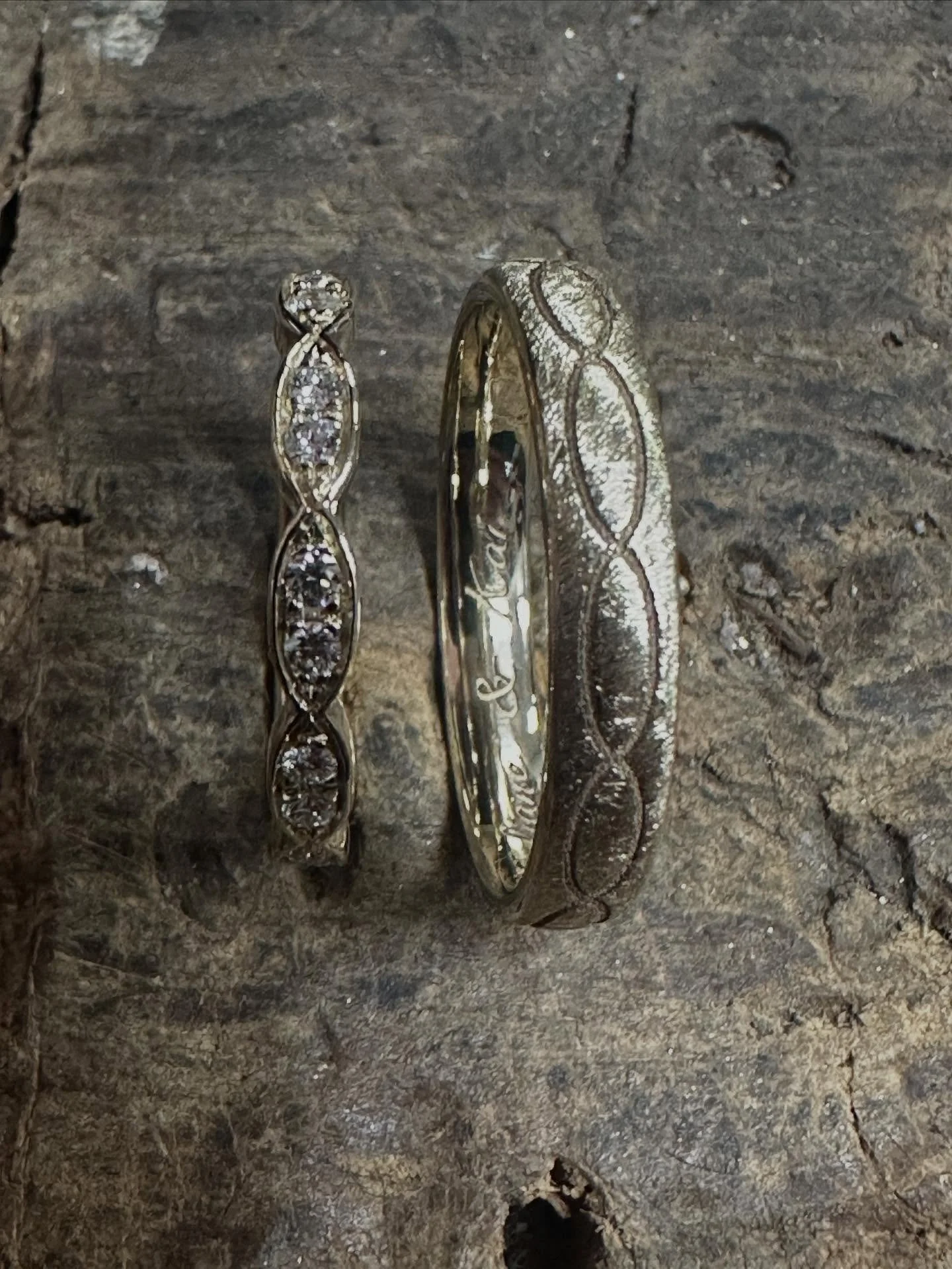 #goldschmiede #trauringe  #schmuck #handwerk #individuell #design #essen #ruhrgebiet #ring #verlobungsring #Handarbeit #heirat  #kette #Ohrring 
#Armreif #Werkstatt #goldschmiedewerkstatt #gold #silber #Platin #Palladium #rosegold #rotgold #wei&szlig