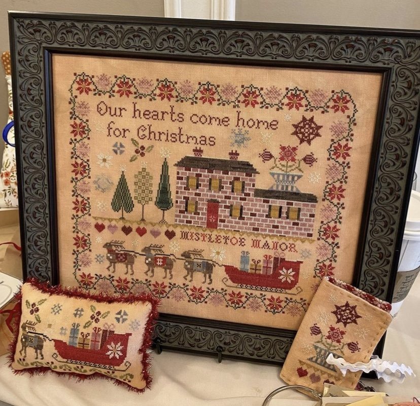 Mistletoe Manor and Smalls