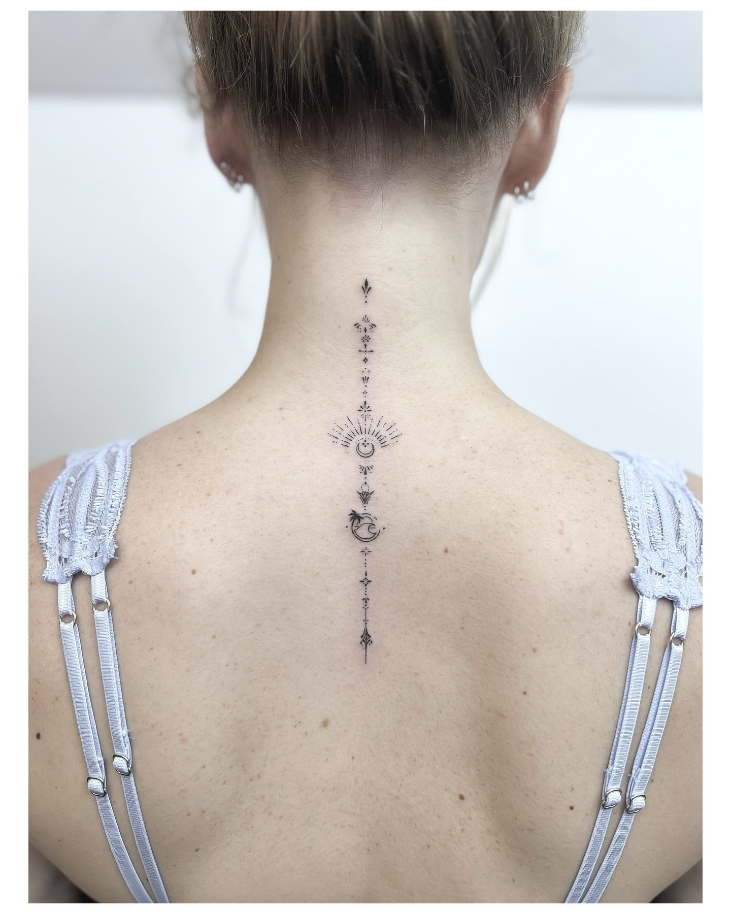 From nothing to Dots
How choosing well your tattoos can change the way you see your self. 
Delicate and sensitive details can bring art and confidence to your self and you became the art!
..
.
.
#medussatattoostudio
#medussatattoostudiolondon
#fernan