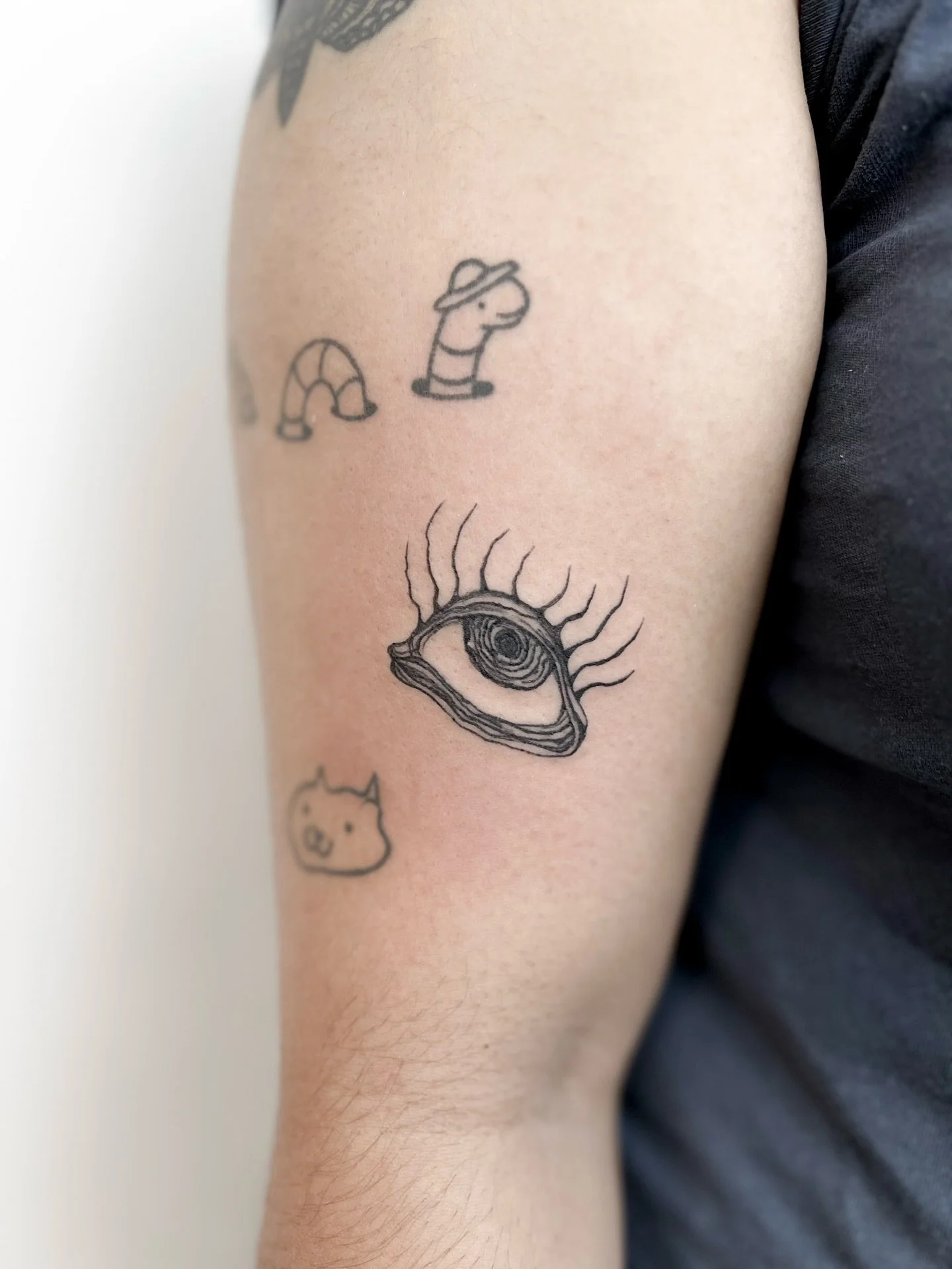 Floating eye tattoo 
Black and white line work
&bull;
&bull;
&bull;
&bull;
&bull;
&bull;
&bull;
&bull;
&bull;
&bull;
&bull;
#fernandonunestattooist #medussatattoostudio #tattoo #art #tattoodesign #illustration #instaartoftheday #digitalart #instaart 