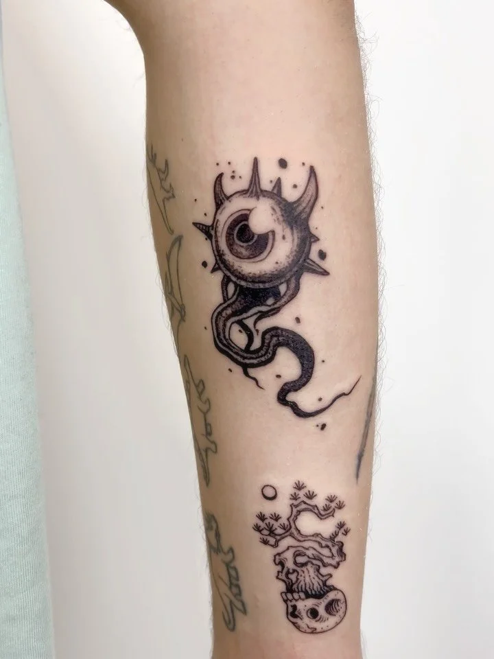 Halloween is never truly over, here are some of @fernandonunestattooist line work flash from October, look at how clean and crisp they are.

#fernandonunestattooist#medussatattoostudiolondon
#medussatattoostudio 
#fernandonunestattooist #blackworktat