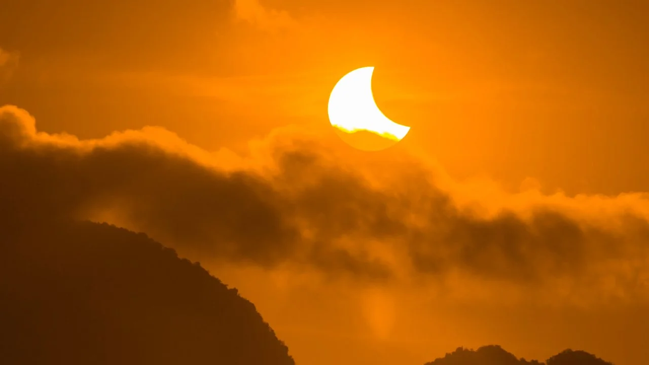 solar eclipse alberta tips