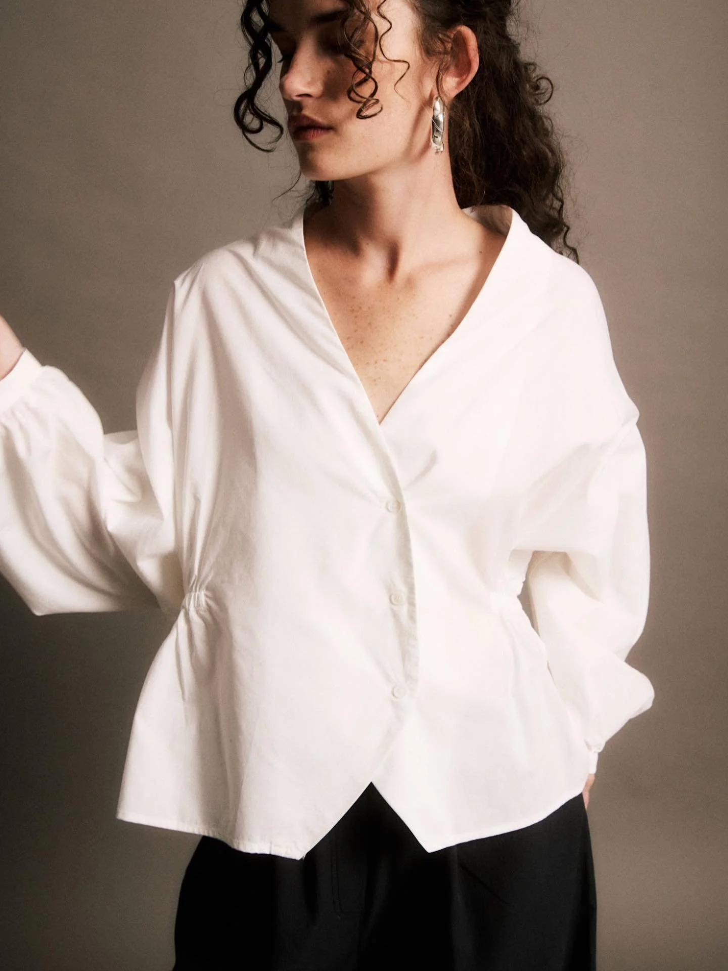 New year, fresh whites 🤍 

Come shop JIJI at LA Market Jan 12-14. Message us for appointments!