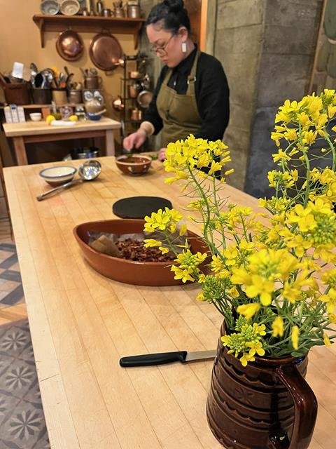 apple farm stay and cook experience.jpeg