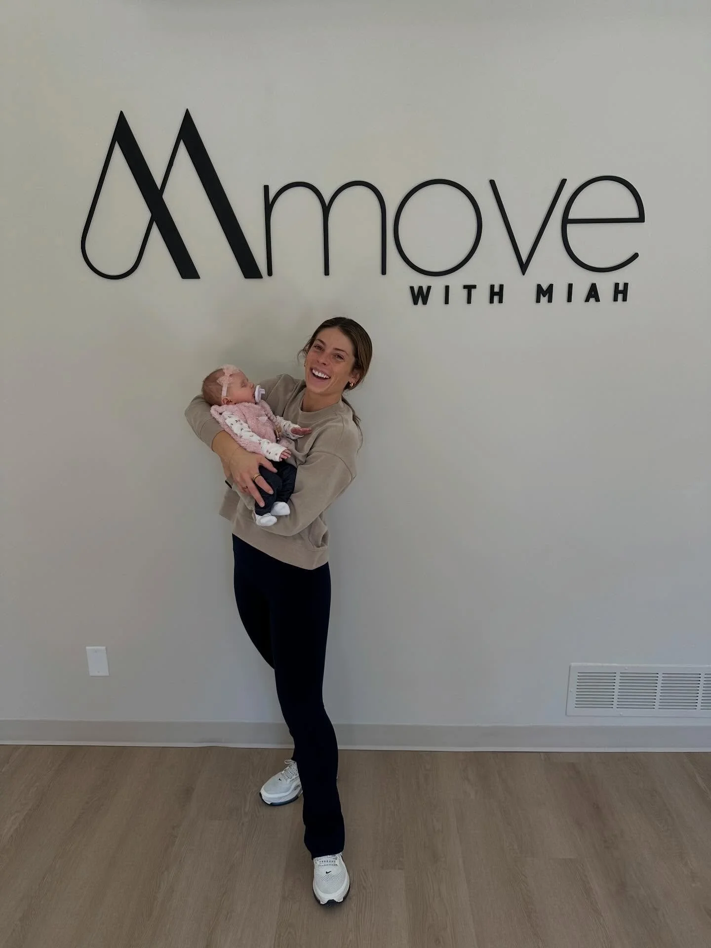 because she deserves a spot on the feed&hellip;

welcoming our 11th move with miah babe&hellip; sweet rosie 🌼

there is something so special about watching our community grow in this way&mdash;strong mamas, beautiful beginnings, and little lives alr