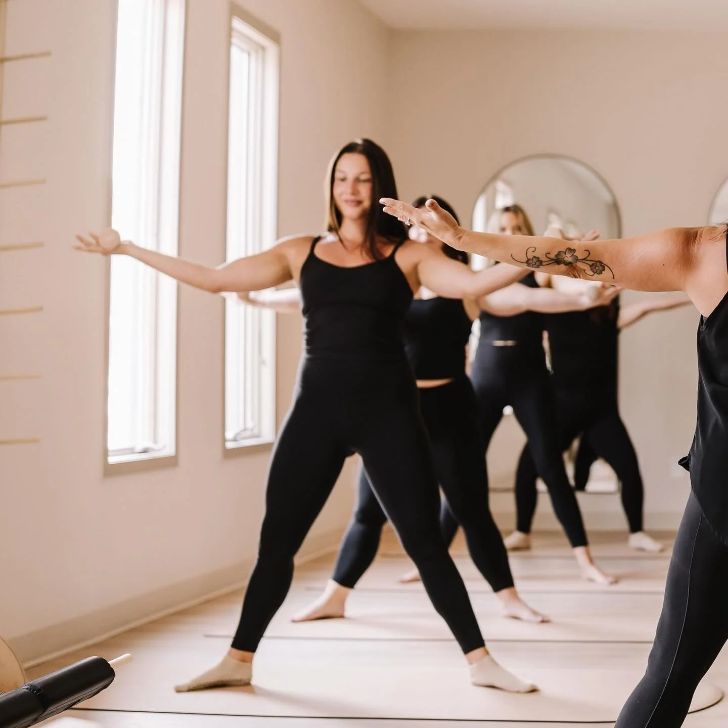 friday feels,

it&rsquo;s never just a class&hellip;it&rsquo;s the way the rooms feels 🌼 

#movewithmiah #pilates #themovemethod