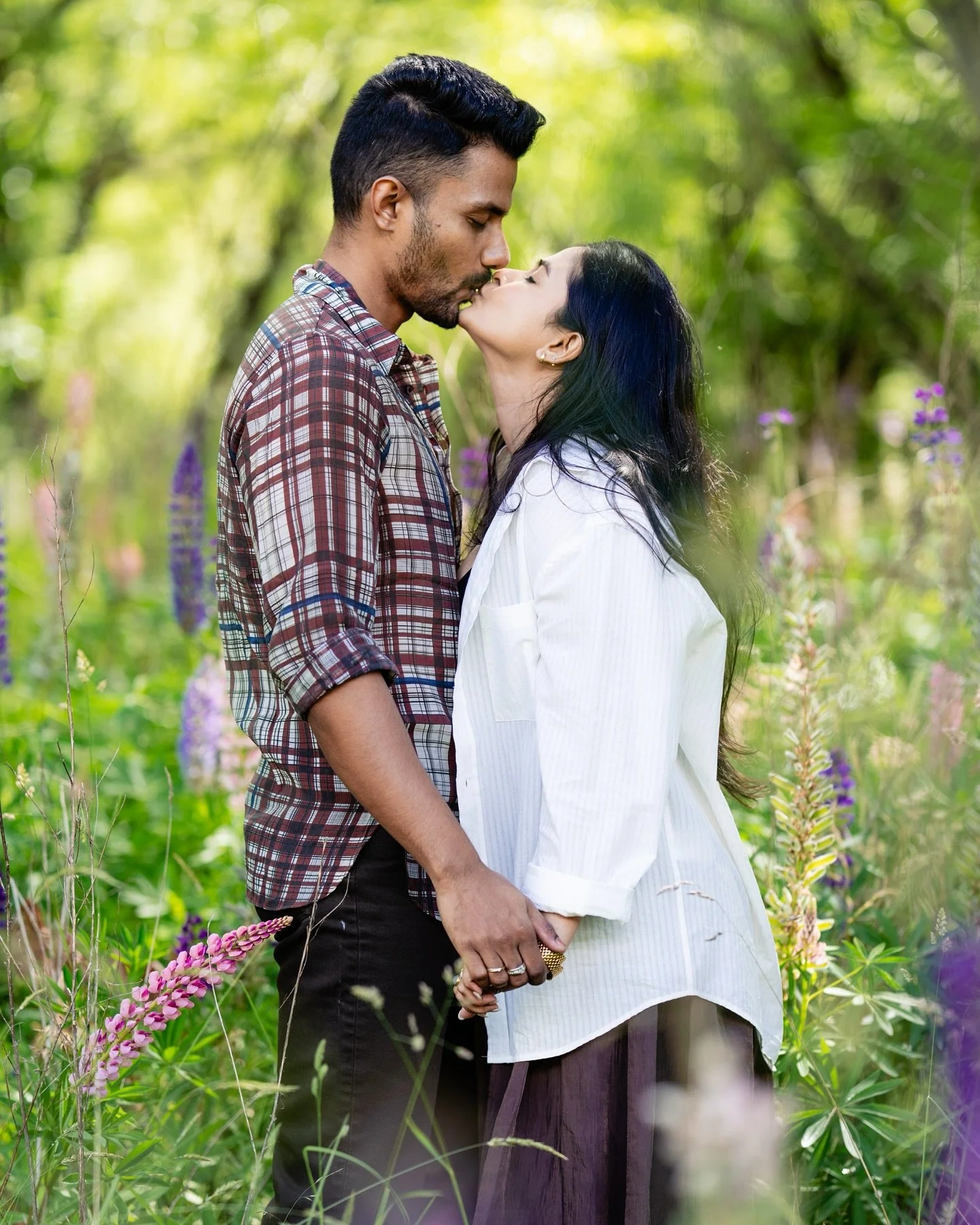 Summer Minis 🩷

Finally catching up on posting some of the gorgeous shoots I&rsquo;ve been doing. Arriving in Queenstown just before Christmas was the perfect time to catch the lupins and these ones in Arrowtown were perfect. 

#lupins #queenstown #