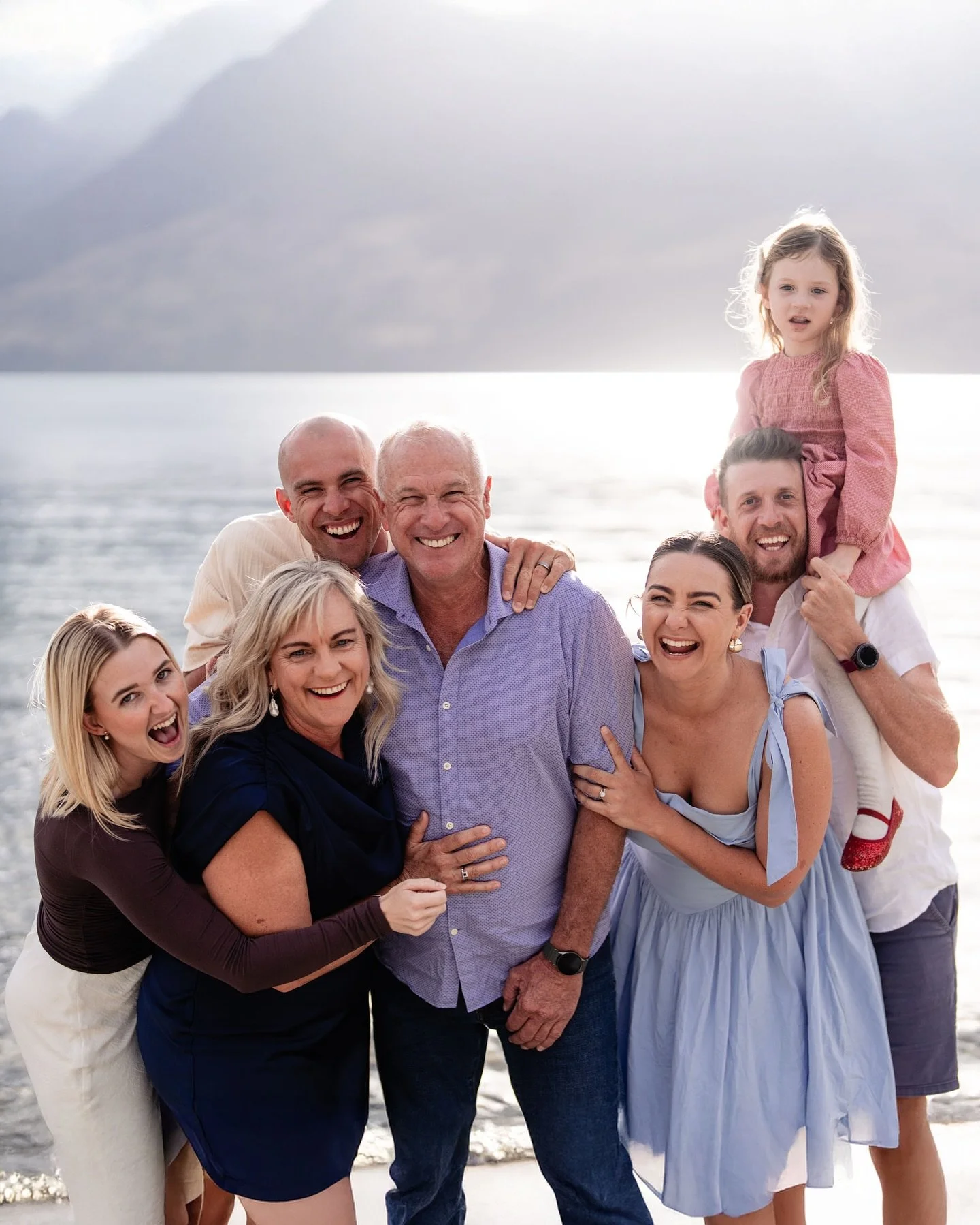 Very excited to be back in Queenstown this weekend❤️&zwj;🔥

I have 2 family session spots available on Sunday. 
One morning session and one evening session. 

Whether you&rsquo;re local or visiting, it&rsquo;s the perfect chance to update your famil