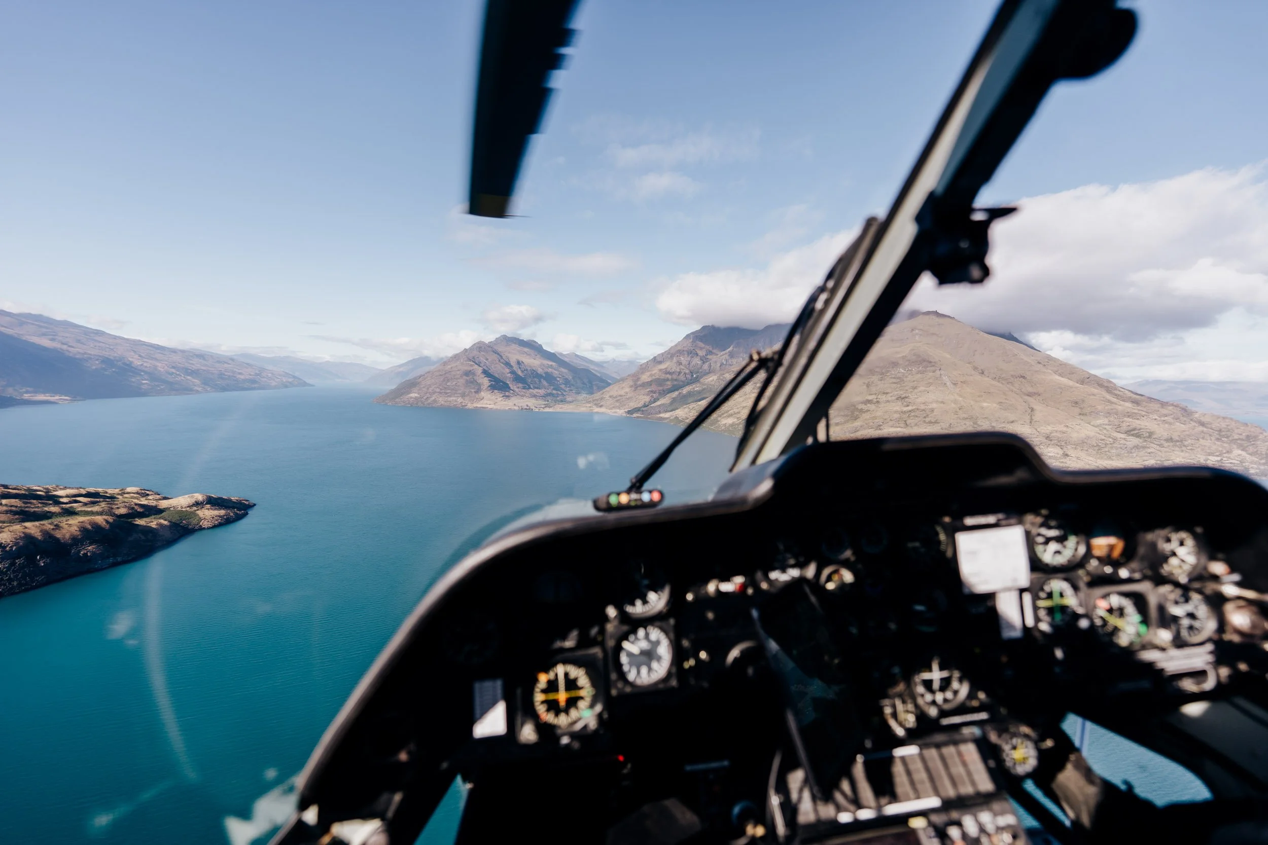 bride-groom-helicopter-elopement-wedding-queenstown-0915.jpg
