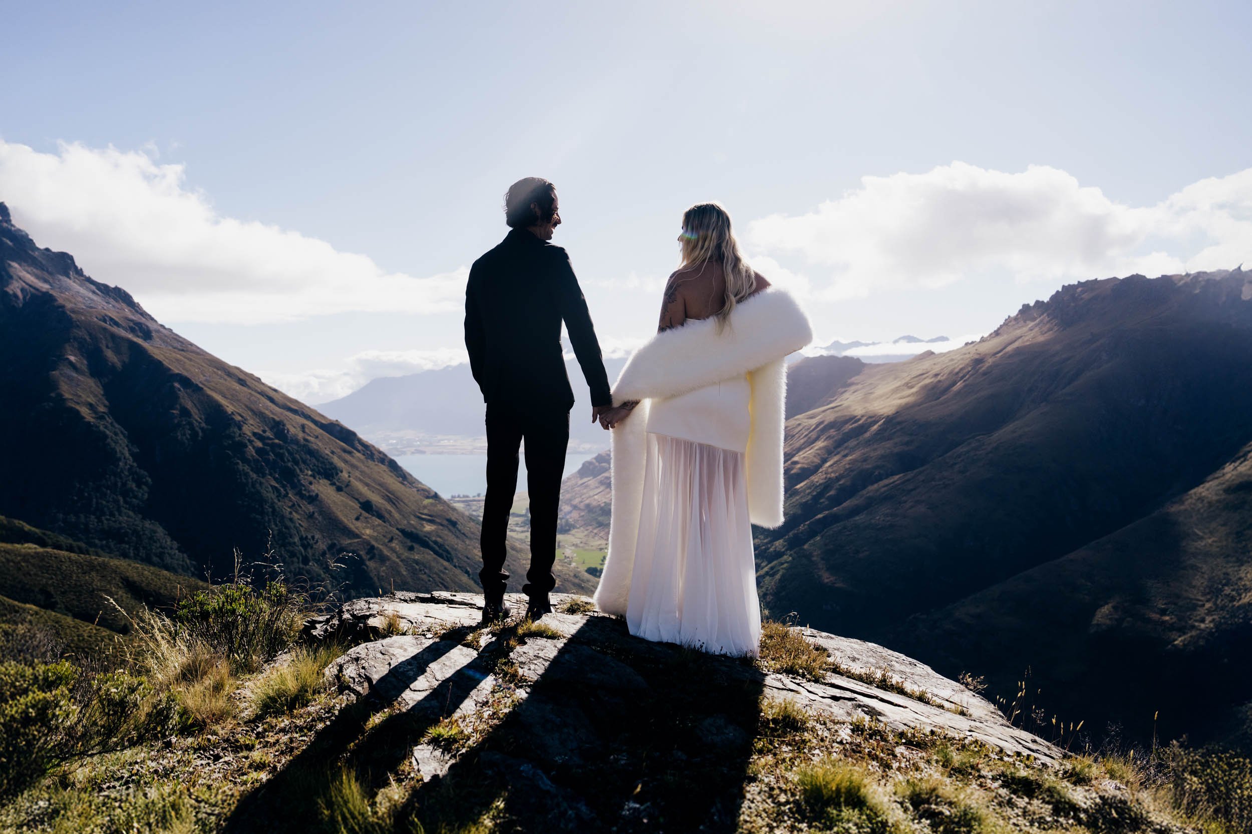 bride-groom-helicopter-elopement-wedding-queenstown-.jpg