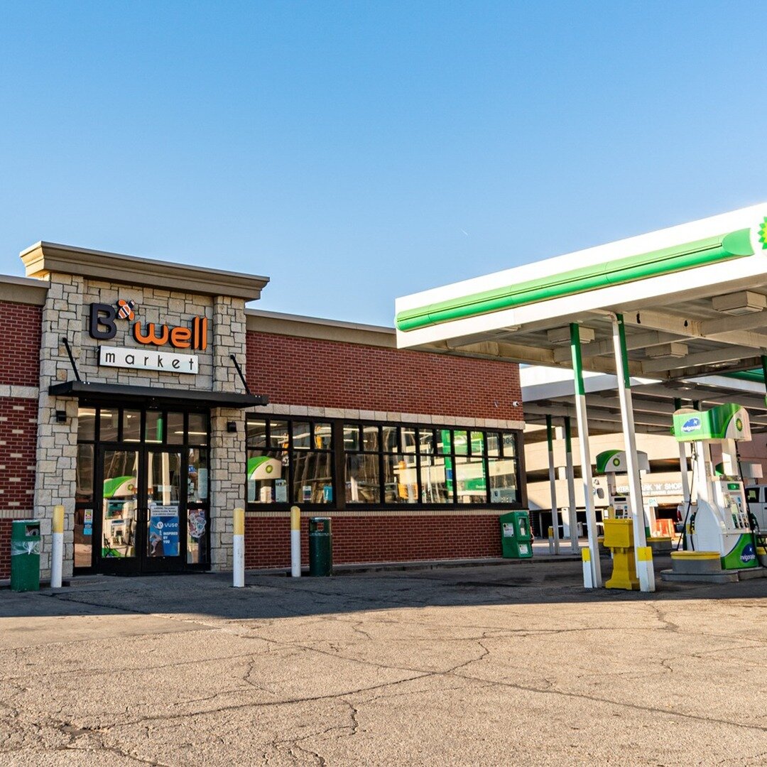🌼🚗 April is finally here, whether you're fueling up for a road trip, grabbing a quick bite on the go we're ready to kickstart the season with convenience and flavor at b'well market