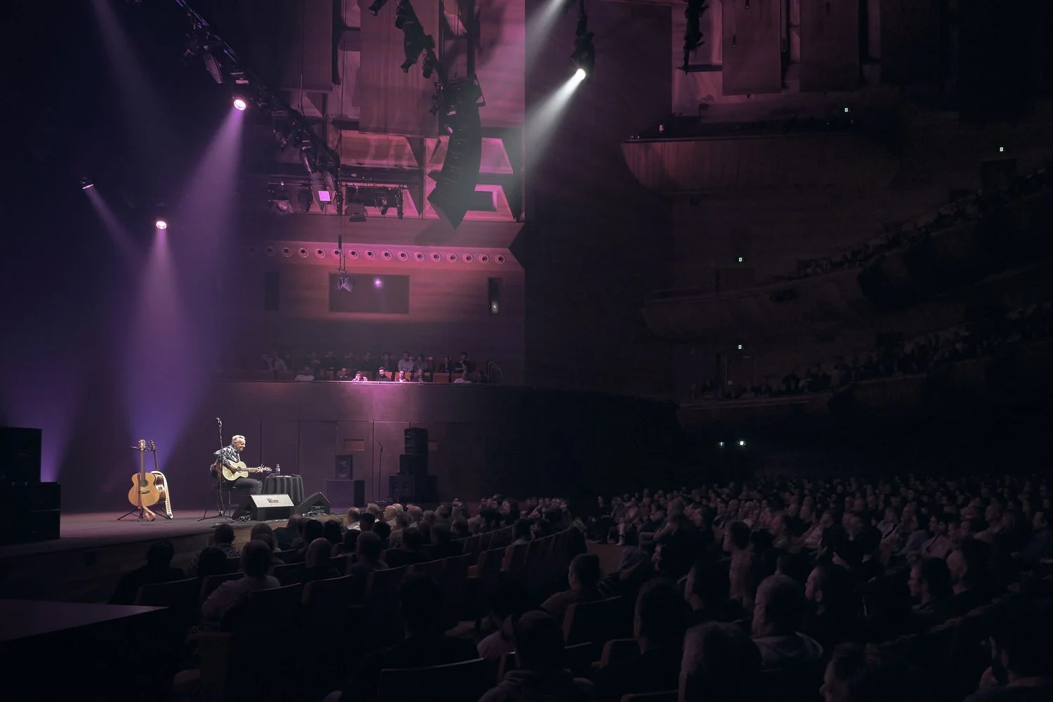ISP230528_Tommy+Emmanuel_Hamer+Hall_3854(uncropped).jpg