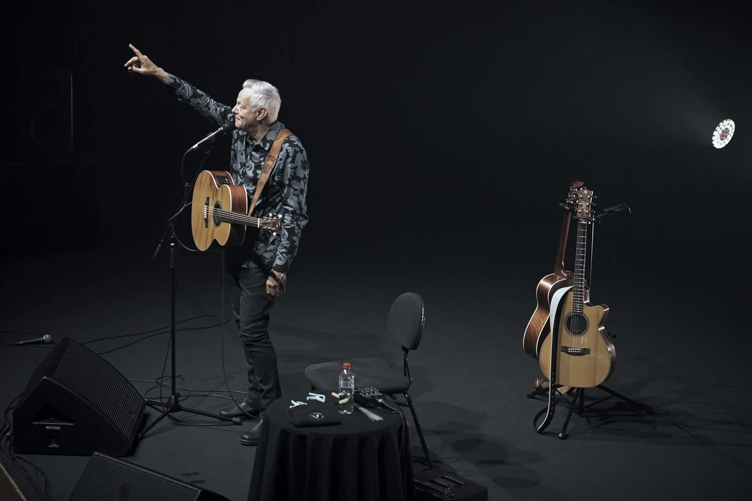 ISP230528_Tommy+Emmanuel_Hamer+Hall_5879.jpg