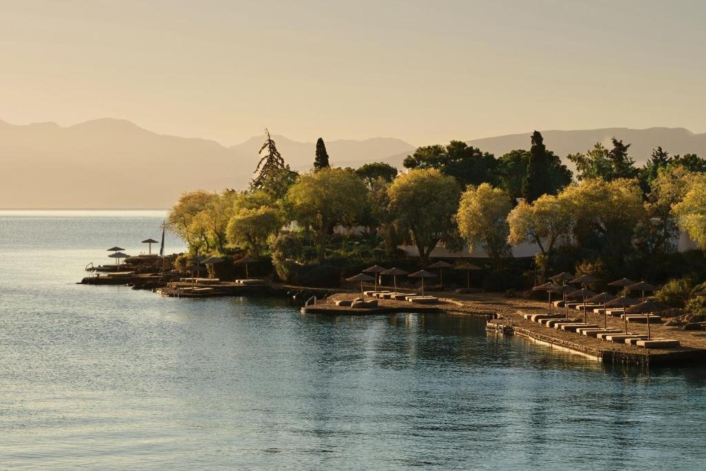 Minos Beach Art Hotel beach area