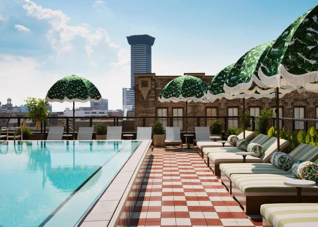 memoir warehosue district pool in new orleans louisiana