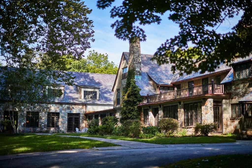 exterior of troutbeck in hudson new york