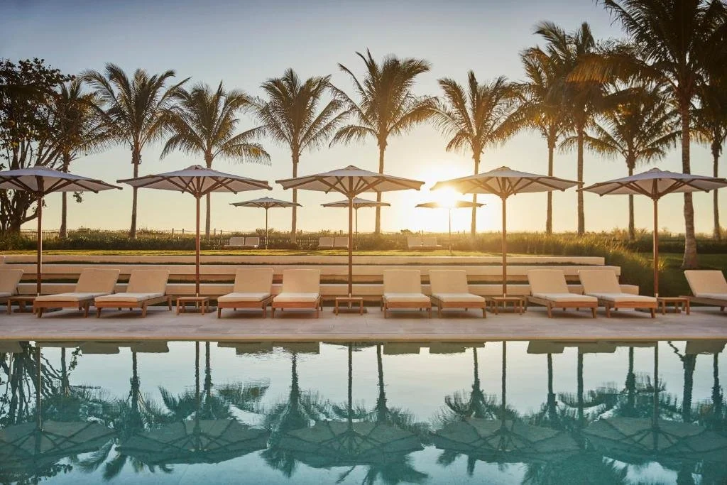 pool at four seasons hotel at the surf club