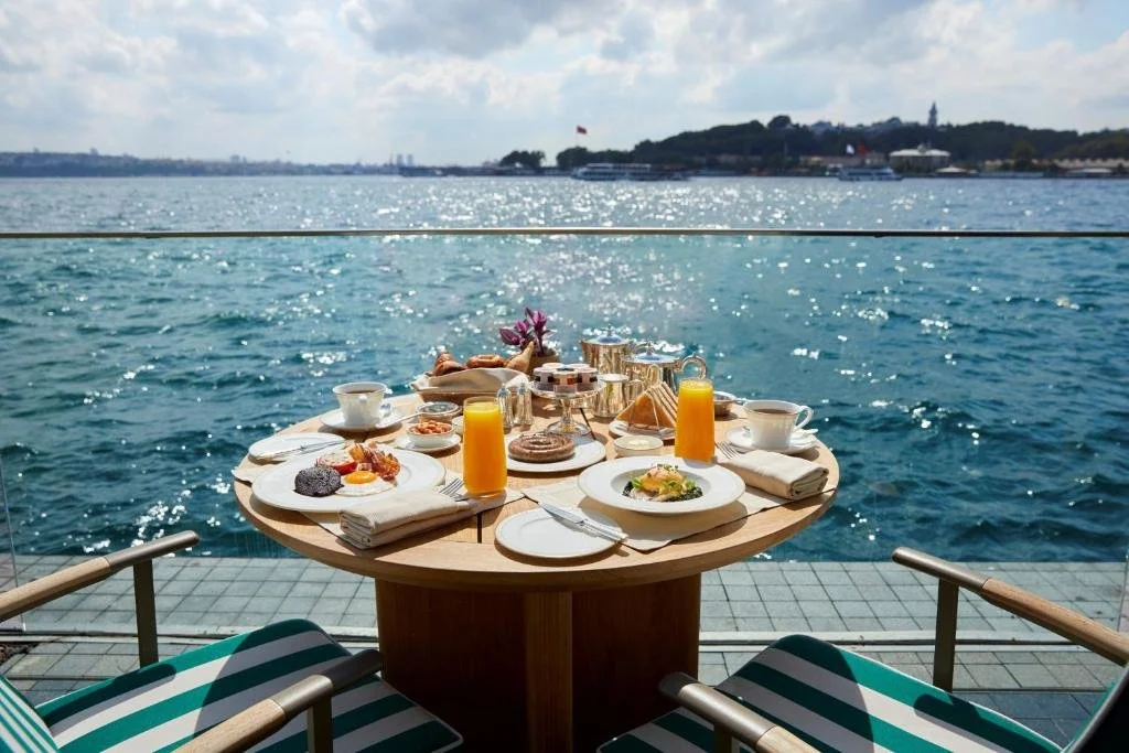 breakfast overlooking the bosphorous at peninsula istanbul