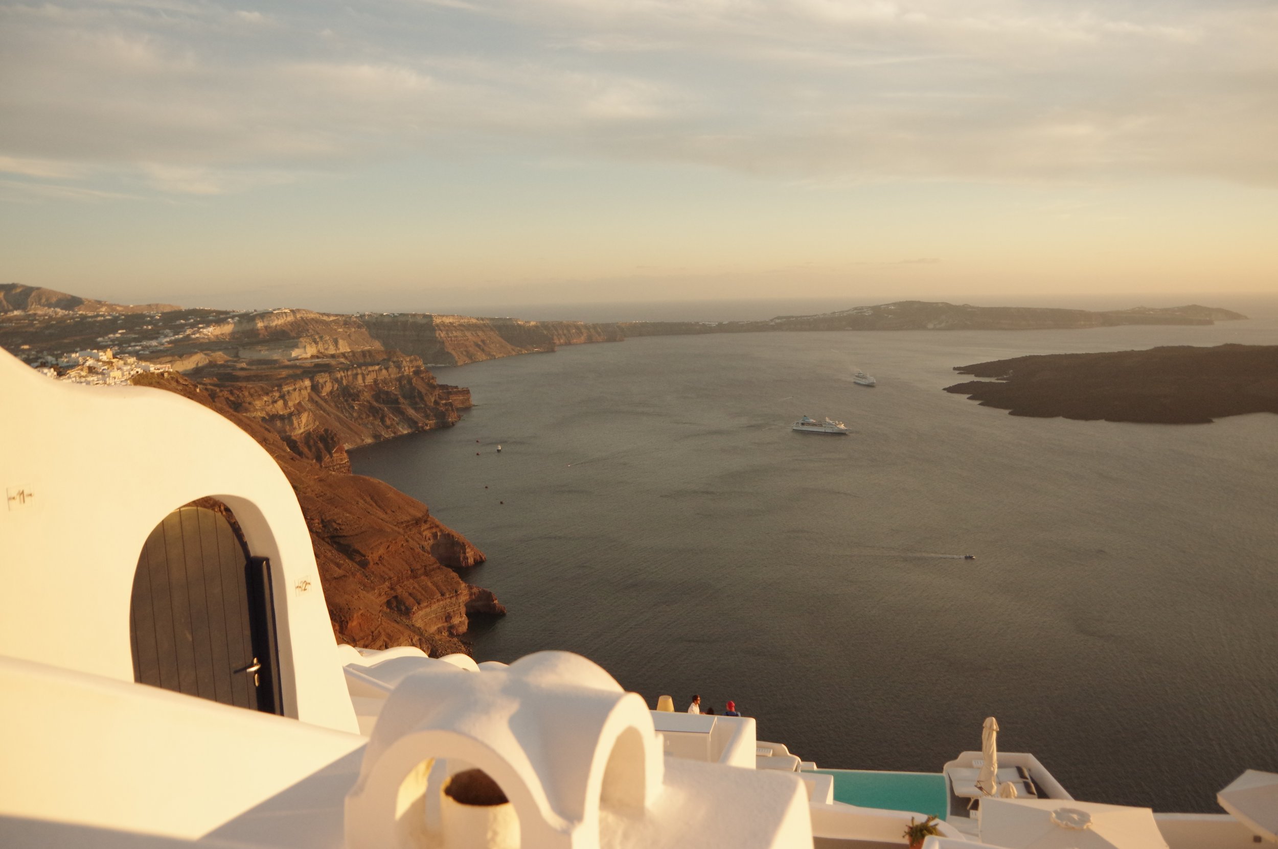 sunset at katikies chromata santorini suite