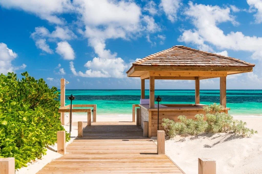 sailrock resort beach in turks and caicos