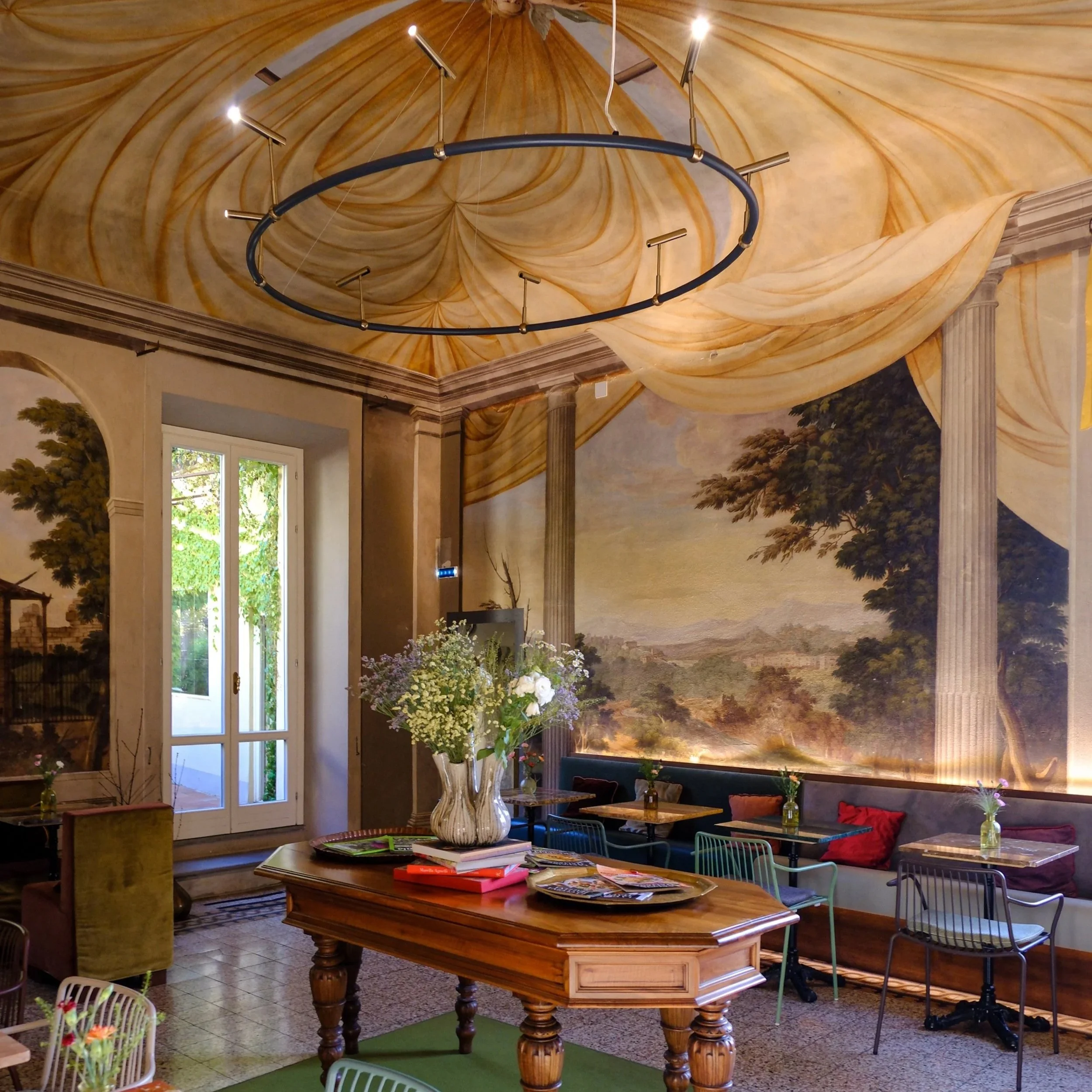 steall d'italia lobby in florence italy