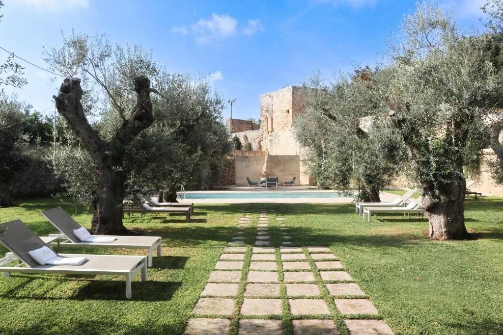 gardns and pool at la fiermontina in lecce italy