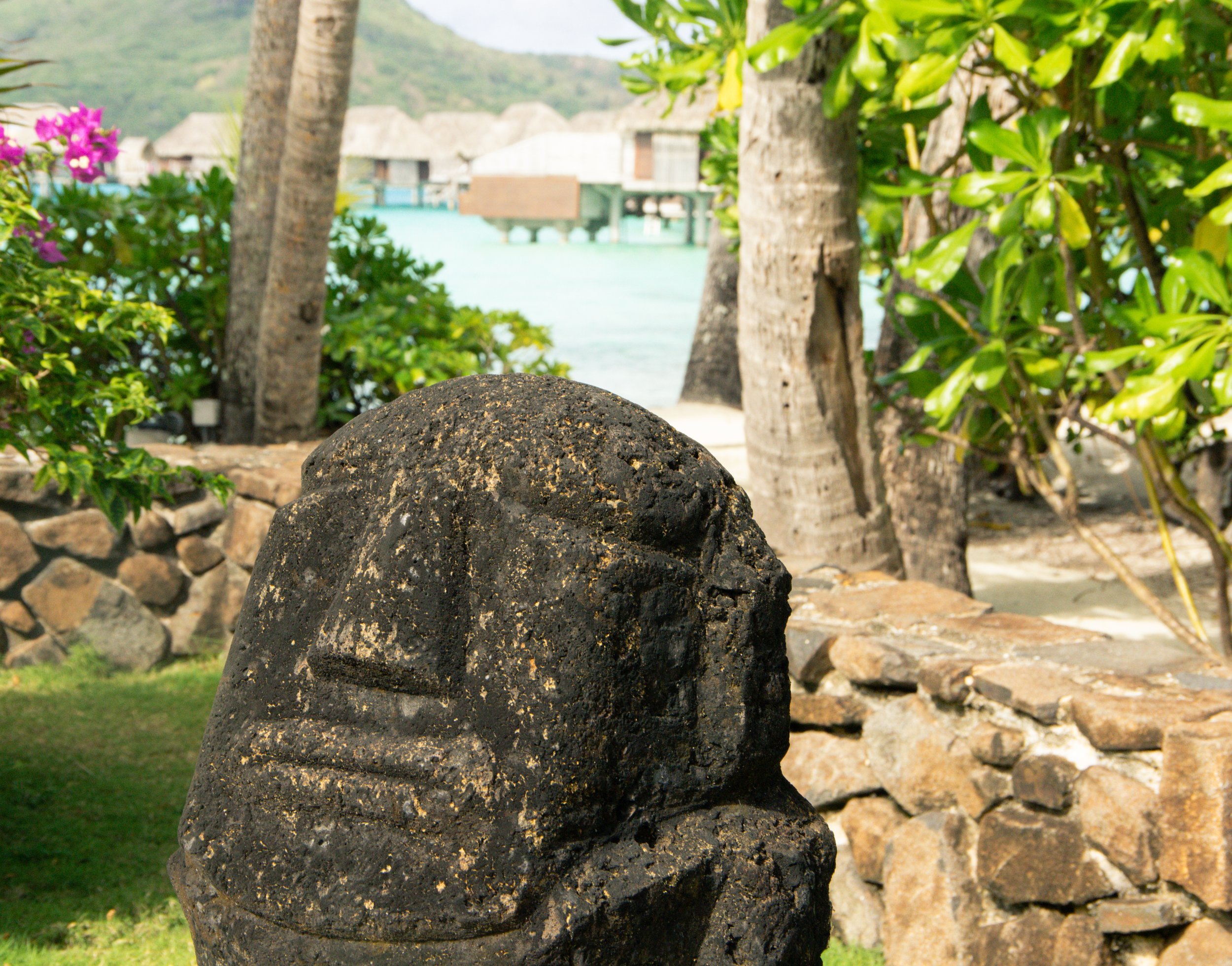 polynesian sculpture in french polynesia