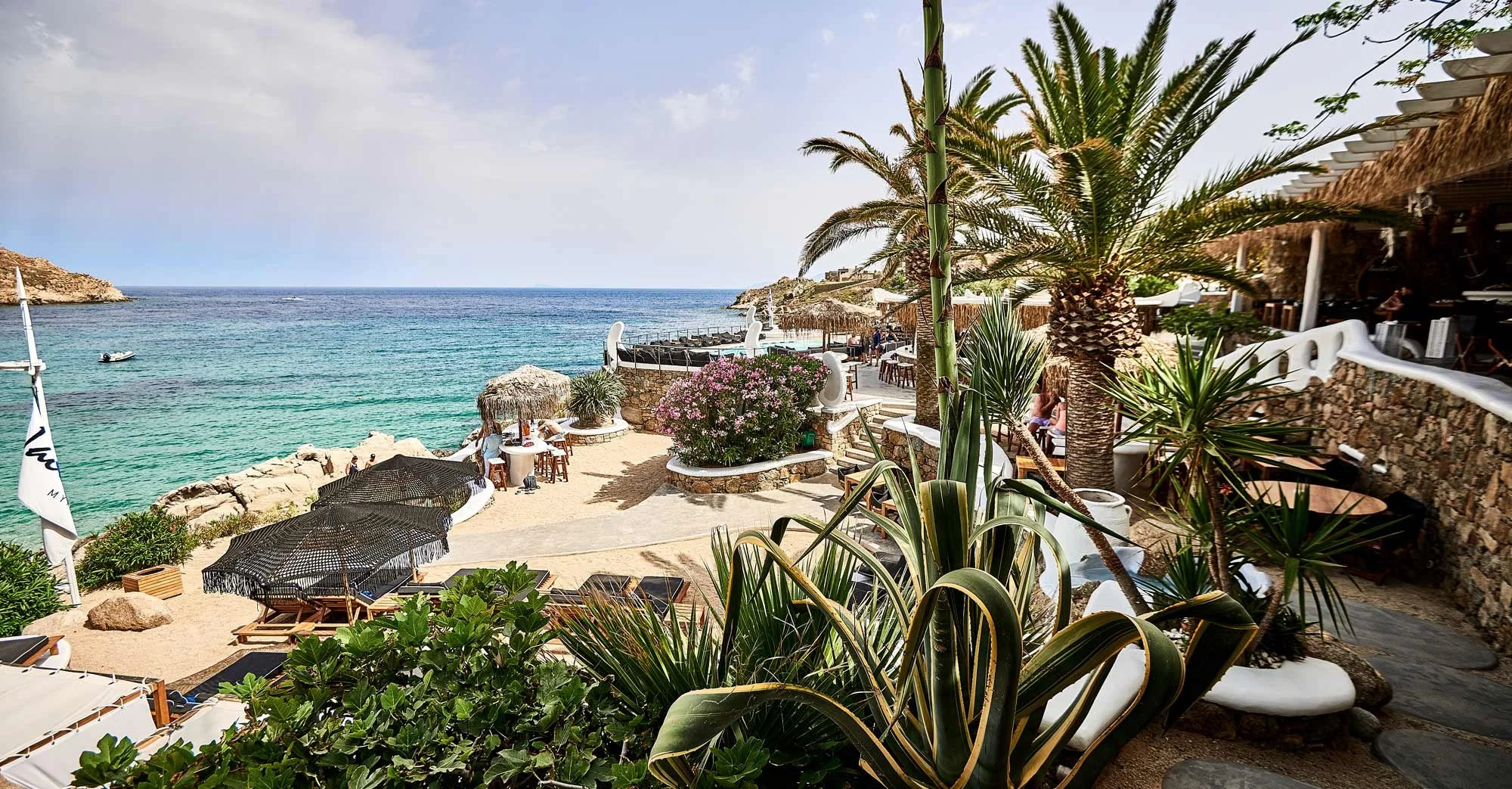 jackieo' beach in mykonos greece