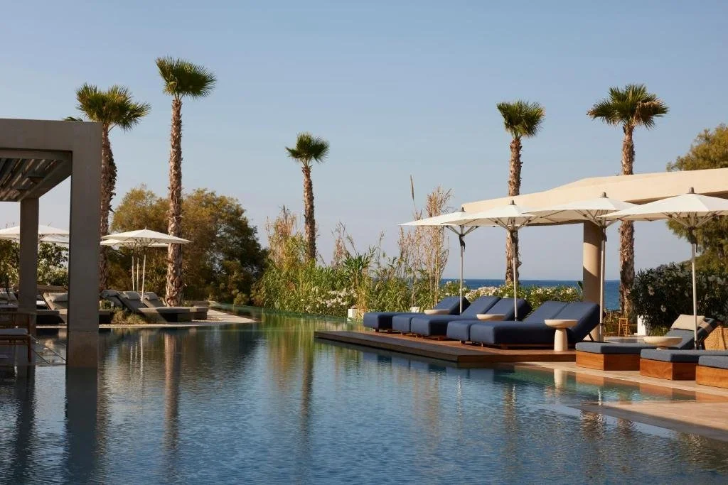 check rates at Avant Mar in Paros Greece
