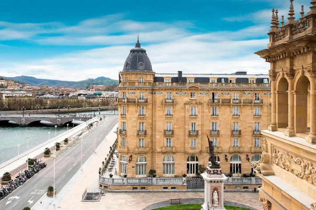 exterior of hotel maria cristina in san sebastian spain
