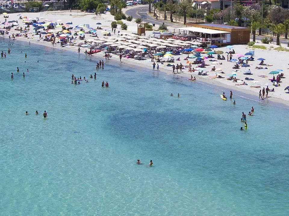 la palmette beach club in sardinia