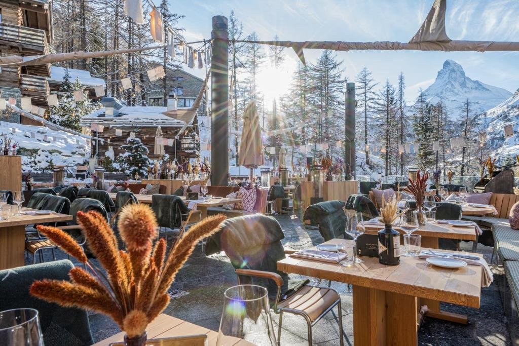 cervo mountain resort dining area in swtizerland