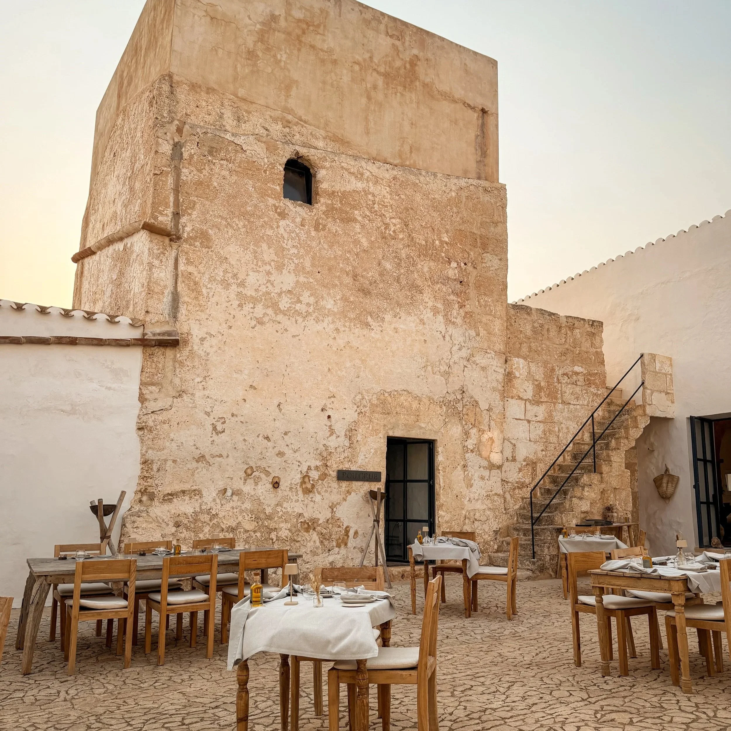 dining area at fontainelle torre vella in menorca
