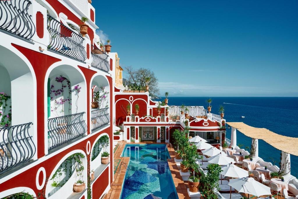 pool overlooking le sirenuse in positano italy
