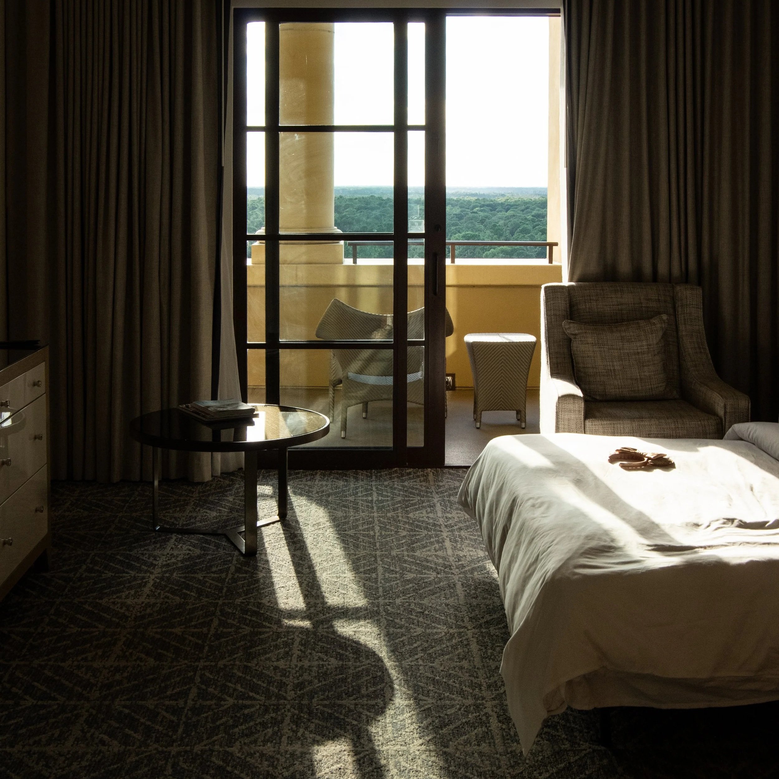 living room with sofa bed in the park suite in four seasons orlando
