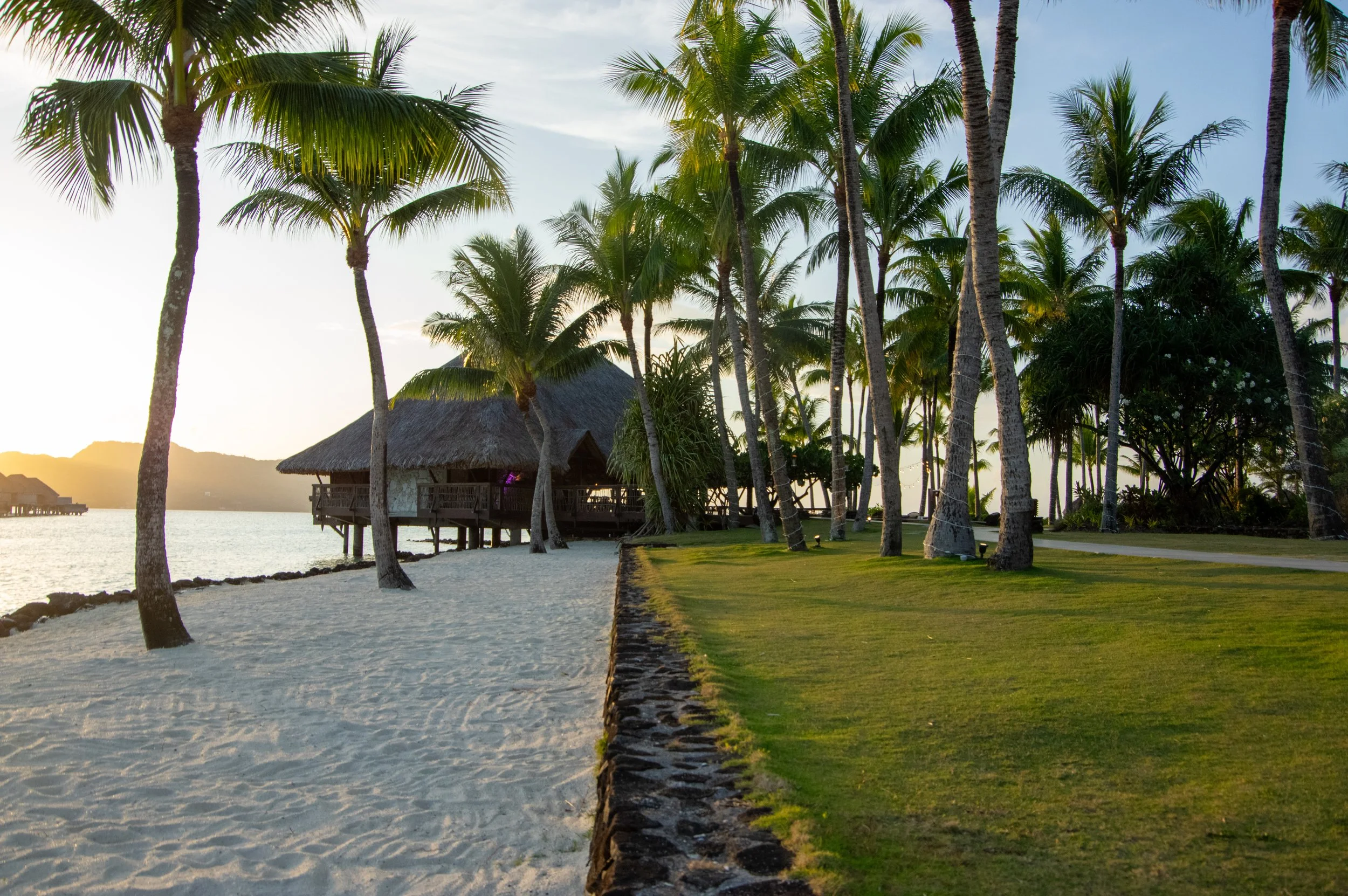 beach in bora bora french polynesia